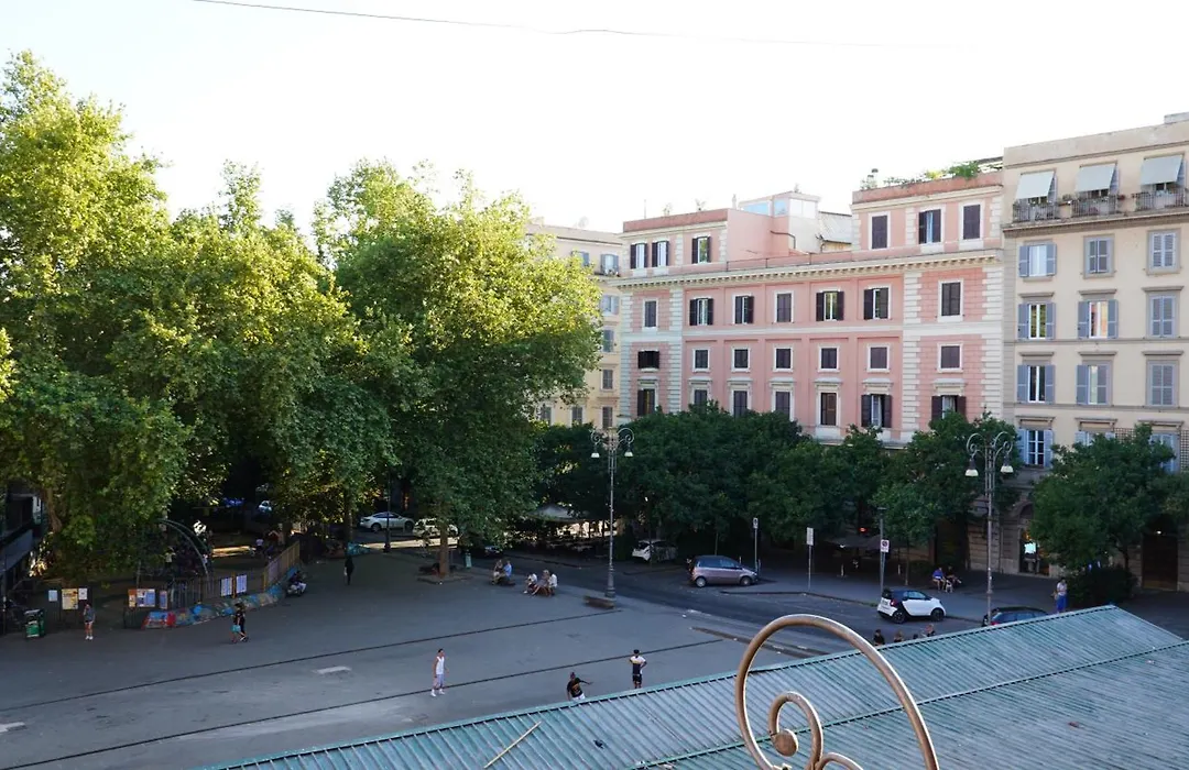 Al 25 Trastevere, Roma-1
